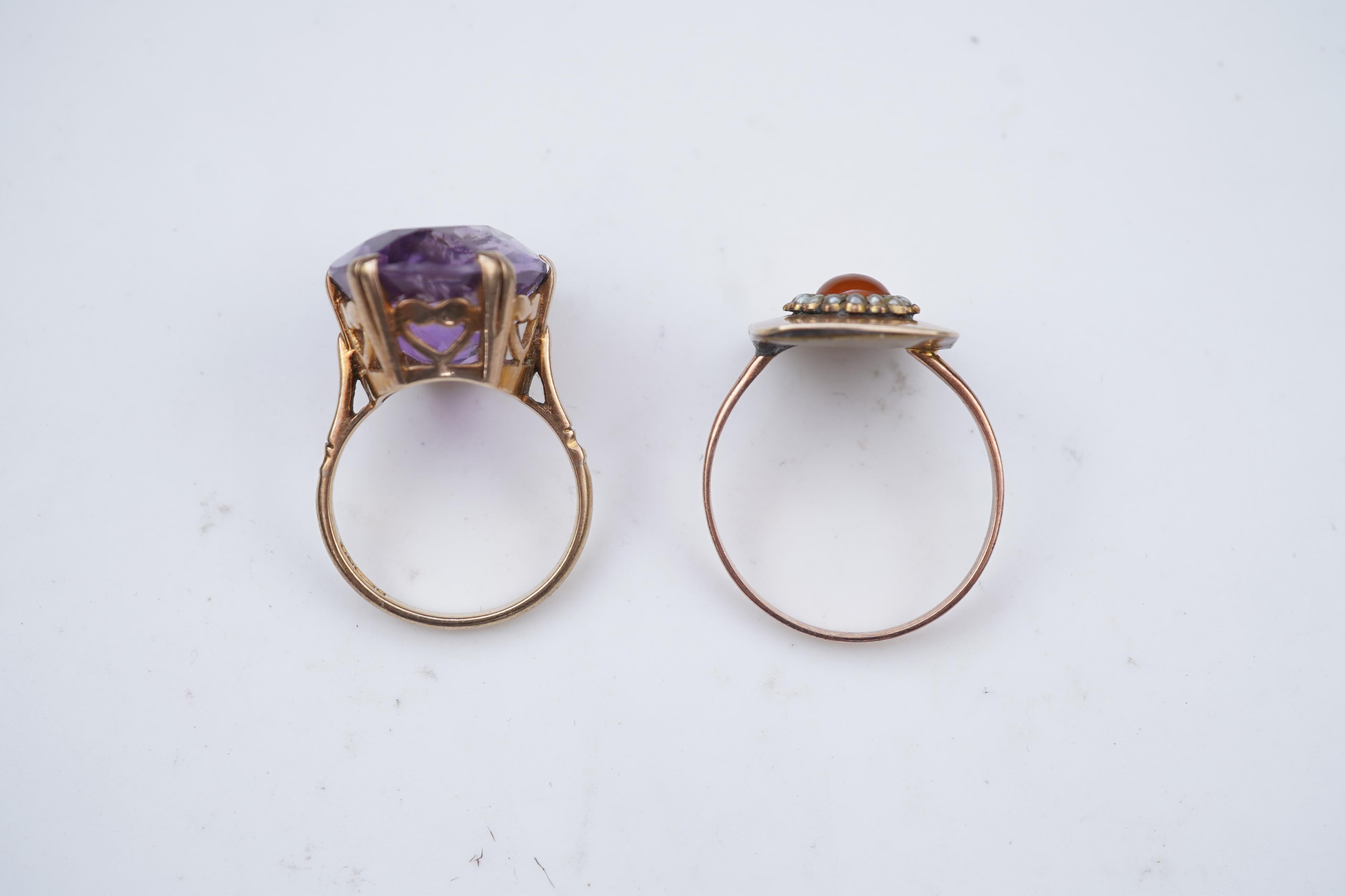 A collection of jewellery